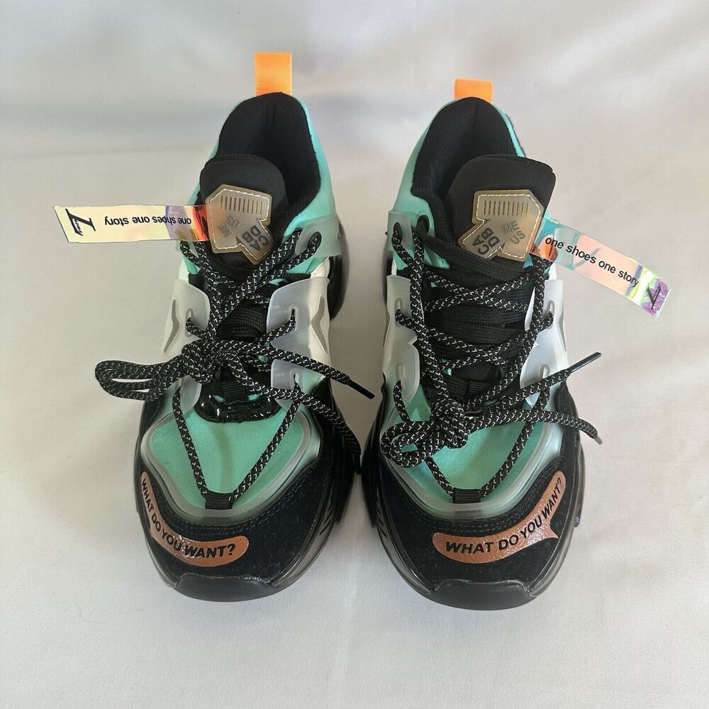 Women Comfortable Shock-absorbing, Non-slip and Wear-resistant Lace-up Sneakers